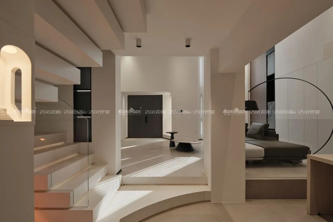 賞·析|289㎡現(xiàn)代極簡(jiǎn)別墅，生活與藝術(shù)的碰撞