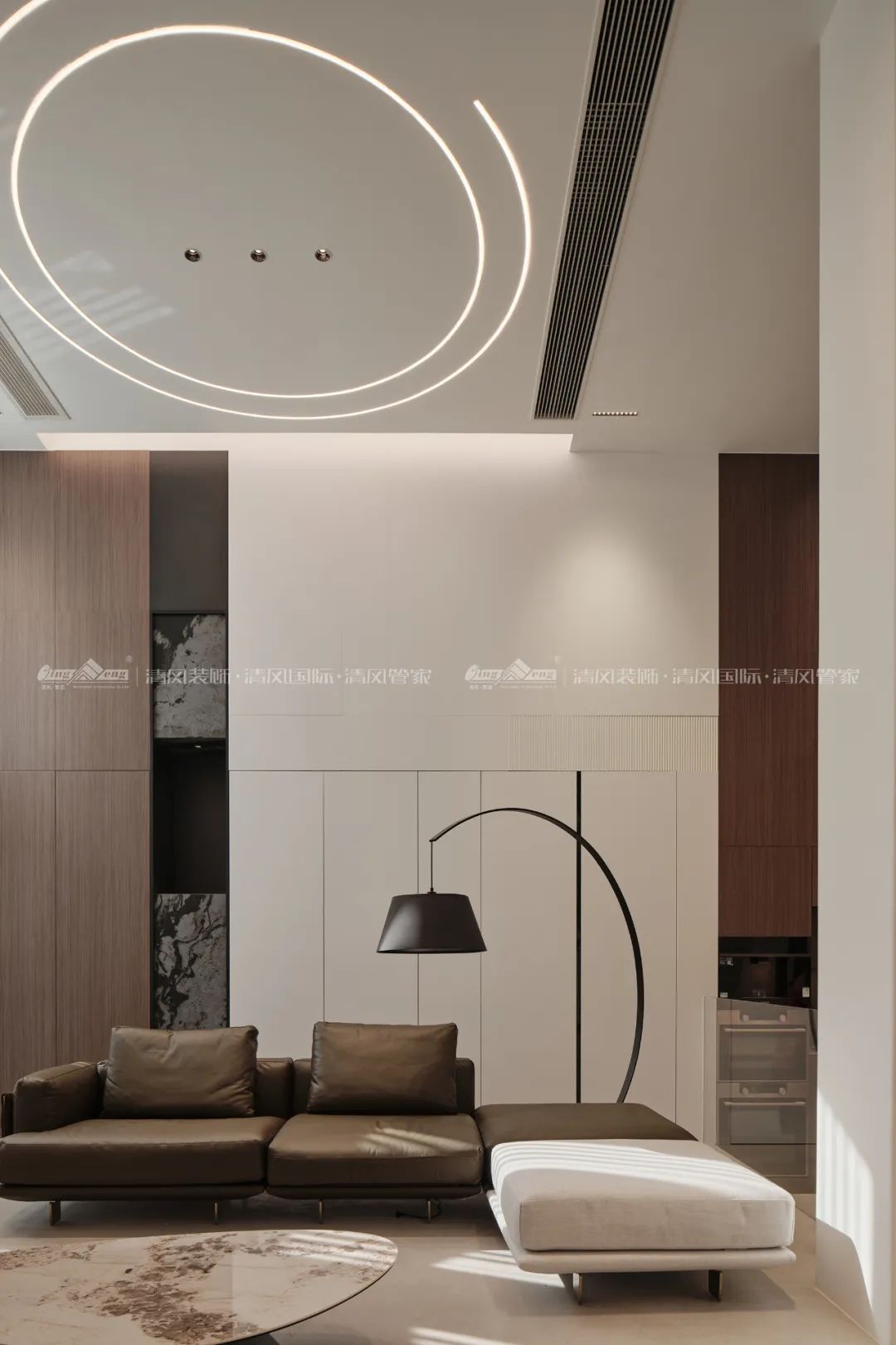 賞·析|289㎡現(xiàn)代極簡(jiǎn)別墅，生活與藝術(shù)的碰撞